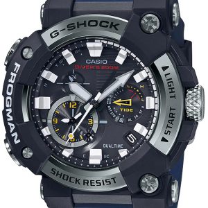 An analog display model of the G-SHOCK FROGMAN series equipped with an ISO-standard 200 m waterproof diving function to support underwater missions. The home time and dual time displays and dive timer are all analog on an asymmetrical face design. Additionally, the large phosphorescent hour and minute hands enhance visibility. In terms of materials and structure, the model uses a carbon monocoque case that integrates the case and back cover. The carbon fiber reinforced resin boasts high resistance and strength, and achieves an ISO-standard 200 m water resistance. Additionally, its material characteristics also make it lighter and more comfortable to wear. The band is made of fluoroelastomer designed to withstand harsh environments. In terms of functionality, it is equipped with a Bluetooth® system for stress-free operation, and three dual-coil motors to enable high-speed movement of the hands. Additionally, the dedicated app makes it easy to set tide data for around 3,000 locations around the world. The model also allows wearers to check their diving logs on their smartphone and to see the data measured on the watch in more detail.